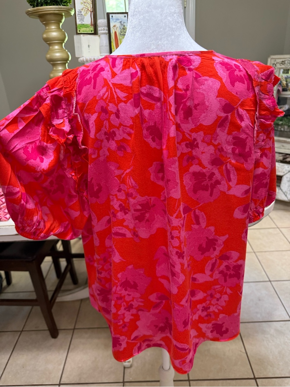 Olivaceous Fuchsia Pink Floral Ruffle Sleeve V-Neck Blouse size Large - Picture 4 of 7
